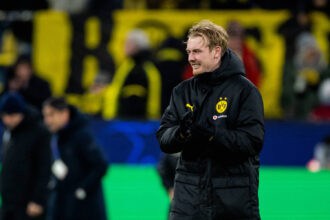 DORTMUND, GERMANY - FEBRUARY 17: Julian Brandt of Borussia Dortmund applauds the fans after the UEFA Champions League 2025/26 League Knockout Play-off First Leg match between Borussia Dortmund and Atalanta BC at BVB Stadion Dortmund on February 17, 2026 in Dortmund, Germany. Photo by Rene Nijhuis SPO PUBLICATIONxINxGERxSUIxAUTxONLY Copyright: xRenexNijhuis/MBxMediax