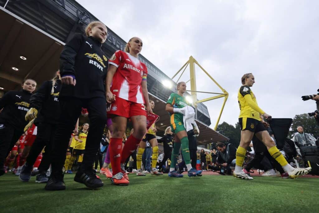 Stadion Rote Erde Frauen FC Bayern München
