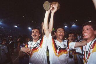 Stefan Reuter Jürgen Kohler Klaus Augenthaler WM 1990 Weltmeister Rom WM-Finale