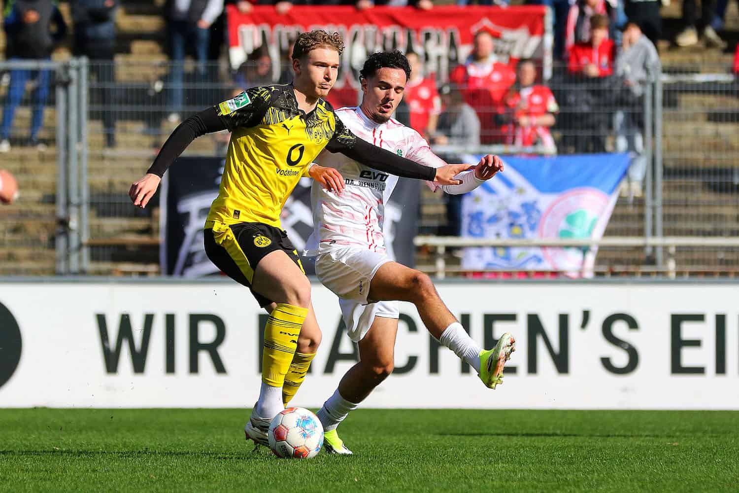Elias Benkara, Cankoray Mutlu | Borussia Dortmund II - RWO | Ort: Stadion Rote Erde, Dortmund | Datum: 01.03.2025 | Foto: Micha Korb / FUNKE Foto Services