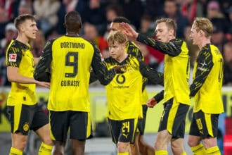 Torjubel nach dem Tor zum 2:0 durch Torschütze Maximilian Beier, zusammen mit Julian Brandt, Julian Ryerson und Serhou Guirassy