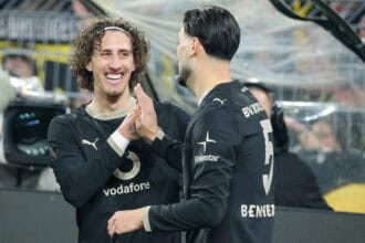 Fabio Silva und Ramy Bensebaini