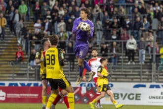 Silas Ostrzinski Borussia Dortmund II U23, 31 Sportfreunde Siegen - Borussia Dortmund U23 08.04.2026 Fussball, Regionalliga West, 19. Spieltag, GER, Siegen, Leimbachstadion *** Silas Ostrzinski Borussia Dortmund II U23, 31 Sportfreunde Siegen Borussia Dortmund U23 08 04 2026 Soccer, Regionalliga West, Matchday 19, GER, Siegen, Leimbachstadion Copyright: MarcoxBader