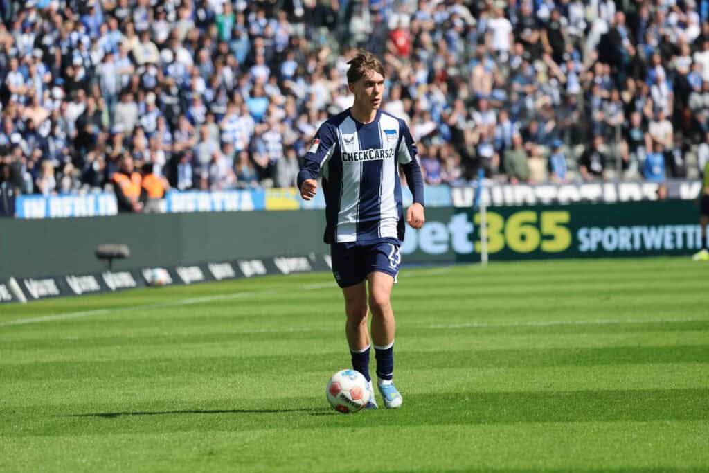 BERLIN, DEUTSCHLAND - APRIL 11: Kennet Eichhorn Hertha, 23 controls the ball, during the match in the 2. German Bundesliga: Hertha BSC - 1. FC Kaiserslautern at Olympiastadion on matchday 29 on April 11, 2026 in Berlin, Deutschland. DFB regulations prohibit any use of photographs as image sequences and/or quasi video. Berlin Deutschland Copyright: xO.Frankex