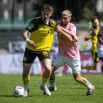 Fussball, Saison 2025/2026, Regionalliga West, 26.04.2026, 31. Spieltag, Herren, 1.FC Bocholt rosa vs. Borussia Dortmund gelb /// v.l.: Tony Reitz Borussia Dortmund, Marlon Frey 1.FC Bocholt, Bocholt Stadion am Huenting Nordrhein-Westfalen Deutschland *** Soccer, Season 2025 2026, Regionalliga West, 26 04 2026, Matchday 31, Men, 1 FC Bocholt pink vs Borussia Dortmund yellow v l Tony Reitz Borussia Dortmund , Marlon Frey 1 FC Bocholt , Bocholt Stadion am Huenting Nordrhein Westfalen Germany 260426_fb_1fc-bocholt_borussia-dortmund-u23_51423