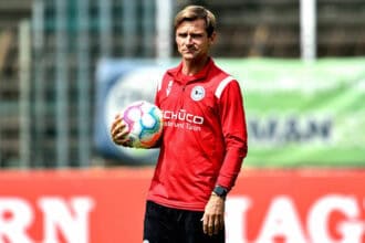 09-07-2022 / pmk / NF126786 Fussball/Herren Testspiel Saison 2022/2023 Ohlendorf-Stadion / Guetersloh Corona-Spieltag DSC Arminia Bielefeld - PSV Eindhoven NL Sebastian HILLE -CO-Trainer- *** 09 07 2022 pmk NF126786 football men test match season 2022 2023 Ohlendorf stadium Guetersloh Corona match day DSC Arminia Bielefeld PSV Eindhoven NL Sebastian HILLE CO coach