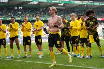Julian Brandt und Team