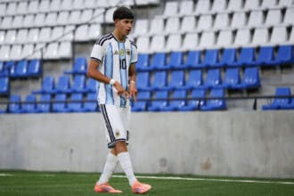Futbol, Chile vs Argentina. Copa UC Sub 17, 2025. El jugador de Argentina Giovanni Baroni, centro, celebra su gol contra Chile durante el partido de la Copa UC Sub 17 realizado en el estadio Claro Arena de Santiago, Chile. 20/12/2025 Felipe ZancaPhotosport Football, Chile vs Argentina 2025 Copa UC U-17 Championship. Argentina player Giovanni Baroni, center, celebrates his gol against Chile during the Under 17 Copa UC Championship match at the Claro Arena stadium in Santiago, Chile. 20/12/2025 Felipe ZancaPhotosport Chile vs Argentina, Copa UC Sub 17, 2025 PUBLICATIONxNOTxINxCHI
