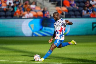 May 23, 2026, Cincinnati, Ohio, USA: FC Cincinnati forward Ko vin Denkey 9 shooting a ball on goal during warm-ups before an MLS, Fussball Herren, USA game at TQL Stadium. Soccer 2026: FC Cincinnati Vs Orlando City SC PUBLICATIONxINxGERxSUIxAUTxONLY - ZUMAt168 20260523_zsp_t168_043 Copyright: xTrentxPattersonx