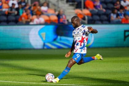 May 23, 2026, Cincinnati, Ohio, USA: FC Cincinnati forward Ko vin Denkey 9 shooting a ball on goal during warm-ups before an MLS, Fussball Herren, USA game at TQL Stadium. Soccer 2026: FC Cincinnati Vs Orlando City SC PUBLICATIONxINxGERxSUIxAUTxONLY - ZUMAt168 20260523_zsp_t168_043 Copyright: xTrentxPattersonx