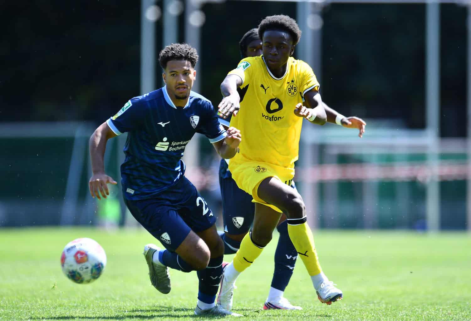 VfL Bochum U21, U 21 - Borussia Dortmund U23 ** NUR F‹R REDAKTIONELLE ZWECKE ** EDITORIAL USE ONLY **Fuﬂball Regionalliga West 1. SPIELTAG: VfL Bochum U21 - Borussia Dortmund U23 am 01.08.2026 in der Mondpalast-Arena in Herne Jonathan Akaegbobi ( VfL Bochum U21 ), links - Daniel Gabriel Nsumbu ( Borussia Dortmund U23 ), rechts Deutschland Nordrhein Westfalen Herne Copyright: ThorstenxTillmann *** VfL Bochum U21 vs. Borussia Dortmund U23 ** FOR EDITORIAL USE ONLY ** EDITORIAL USE ONLY ** p Soccer Regionalliga West 1 Matchday VfL Bochum U21 vs. Borussia Dortmund U23 on August 1, 2026, at the Mondpalast Arena in Herne Jonathan Akaegbobi, VfL Bochum U21, left: Daniel Gabriel Nsumbu, Borussia Dortmund U23; right: Herne, North Rhine-Westphalia, Germany. Copyright ThorstenxTillmann Copyright: ThorstenxTillmann doc86yy5je2z51nddg7cz9 ,EDITORIAL USE ONLY