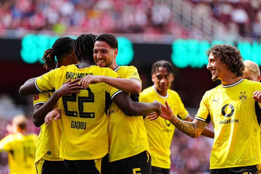 Torjubel Borussia Dortmund nach Tor zum 1:3 Joane Gadou