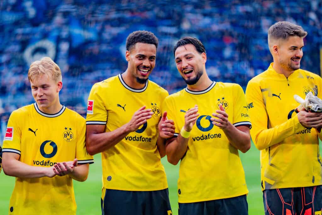 Daniel Svensson ,Felix Nmecha und Ramy Bensebaini