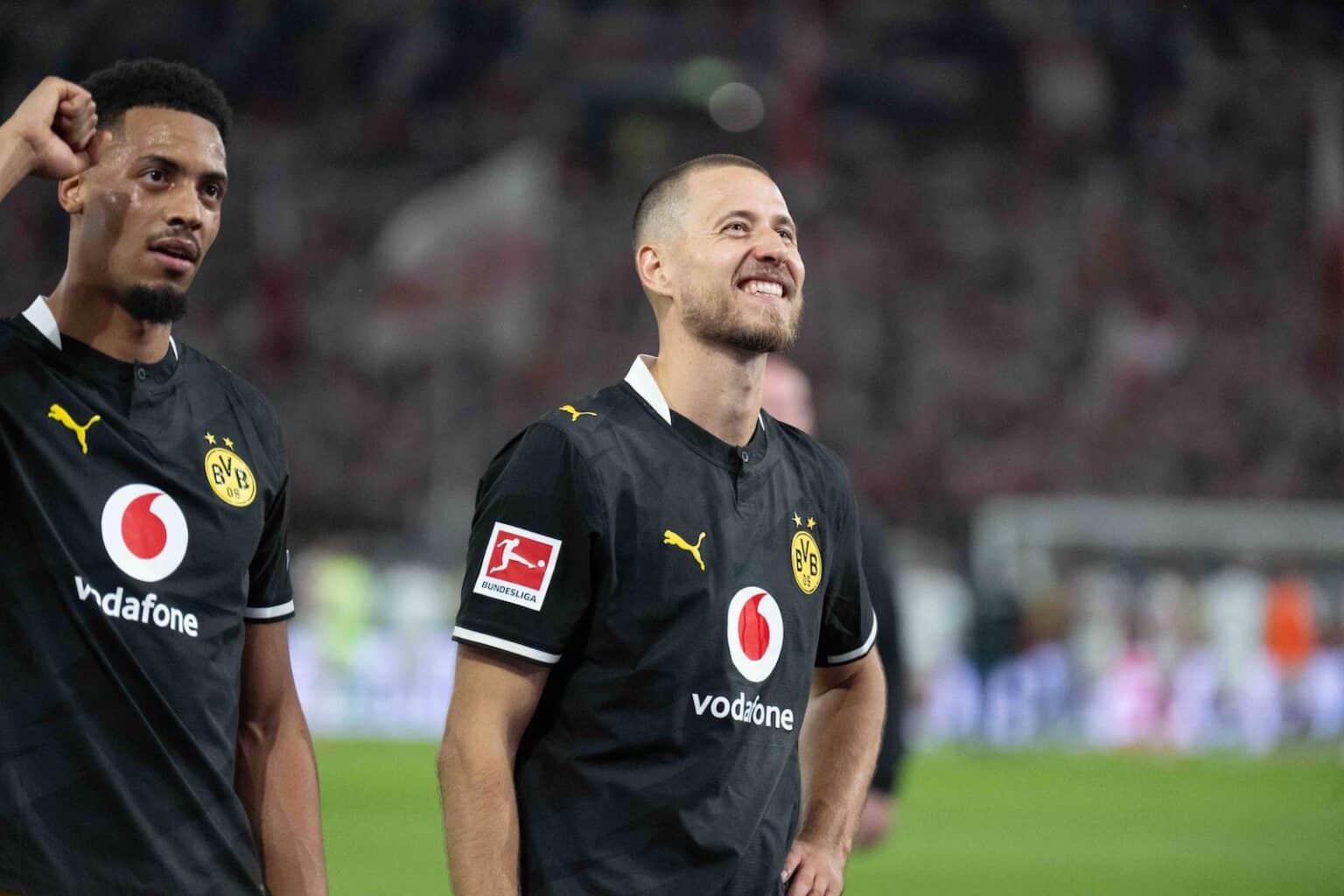 19.09.2026: Fuﬂball: VfB Stuttgart - Borussia Dortmund, 4. Spieltag der 1. Bundesliga in der MHP Arena Felix Nmecha Borussia Dortmund, 8 und Waldemar Anton Borussia Dortmund, 3 beim Feiern nach Abpfiff vor der Dortmund Kurve WICHTIGER HINWEIS: Gem‰ﬂ den Vorgaben der DFL und des DFB ist es untersagt, in dem Stadion und/oder vom Spiel angefertigte Fotoaufnahmen in Form von Sequenzbildern und/oder video‰hnlichen Fotostrecken zu verwerten bzw. verwerten zu lassen. *** September 19, 2026: SoccerVfB Stuttgart vs. Borussia Dortmund, Matchday 4 of the Bundesliga at the MHP Arena: Felix Nmecha Borussia Dortmund, 8 and Waldemar Anton Borussia Dortmund, 3 celebrating after the final whistle in front of the Dortmund stands. IMPORTANT NOTICE: In accordance with DFL and DFB regulations, it is prohibited to use or allow the use of photographs taken in the stadium and/or during the game in the form of sequential images and/or video-like photo sequences Copyright: xJamesxZabelx