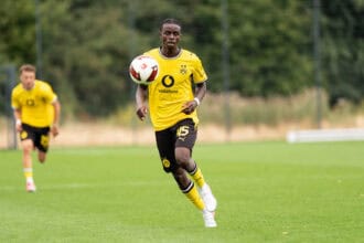 26.07.2026, GER Deutschland, Fussball, Saison 2026/2027, Testspiel zwischen Borussia Dortmund U23 vs Jong FC Utrecht Daniel Sumbu BV Borussia Dortmund U23, 45 Einzelaktion Ganzkˆrper / Ganzkoerper Ball am Fuss Dortmund BVB-Trainingsgel‰nde Hohenbuschei Nordrhein Westfalen Deutschland *** July 26, 2026, GER Germany, Soccer, 20262027 season, Friendly match between Borussia Dortmund U23 and Jong FC Utrecht Daniel Sumbu, BV Borussia Dortmund U23, 45 individual move, full body, ball at his feet, Dortmund BVB training facility, Hohenbuschei, North Rhine-Westphalia, Germany Copyright: xnordphotoxGmbHx/xSchulzex